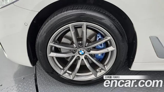 BMW 5 серии 2018 thumb 9