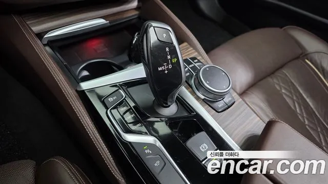 BMW 5 серии 2018 thumb 3