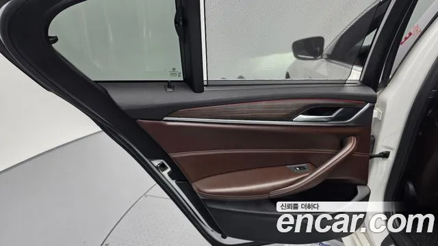 BMW 5 серии 2018 thumb 5