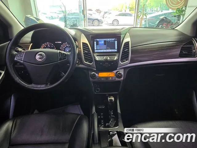 KGM Korando 2015 thumb 7