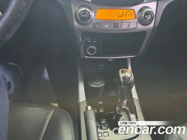 KGM Korando 2015 thumb 8