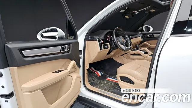 Porsche Cayenne 2022 thumb 7