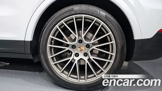 Porsche Cayenne 2022 thumb 5