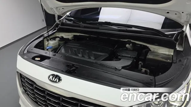 Kia Carnival 2019 thumb 3