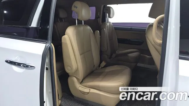 Kia Carnival 2019 thumb 12