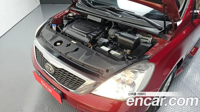 Kia Canival 2011 thumb 2