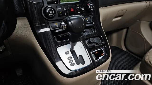 Kia Canival 2011 thumb 6