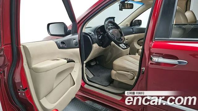 Kia Canival 2011 thumb 8
