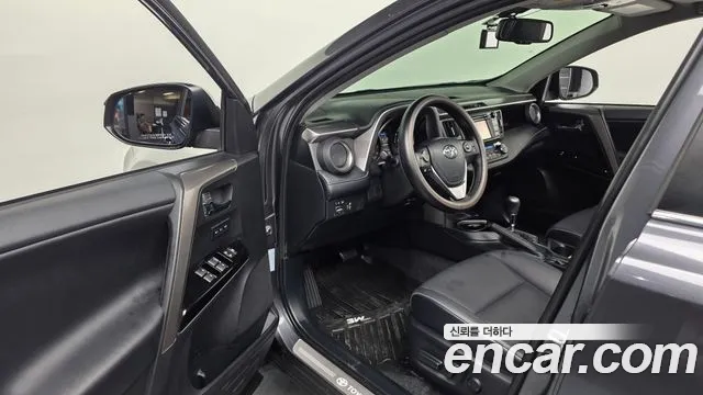 Toyota RAV4 2018 thumb 12