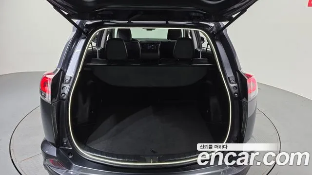 Toyota RAV4 2018 thumb 3