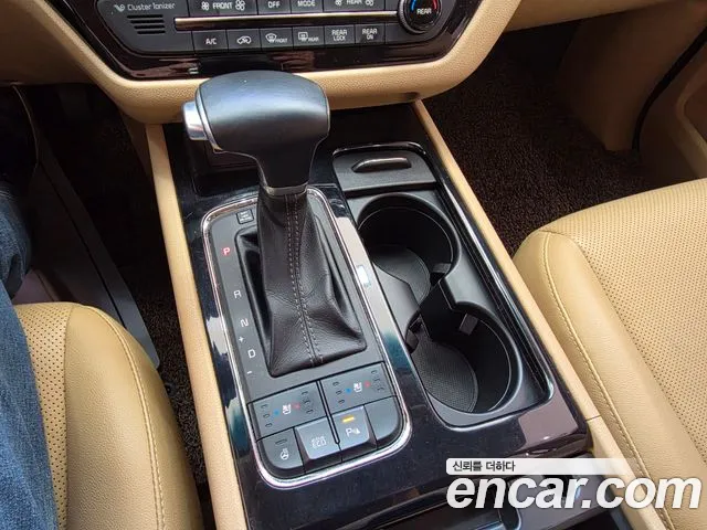 Kia Carnival 2017 thumb 11