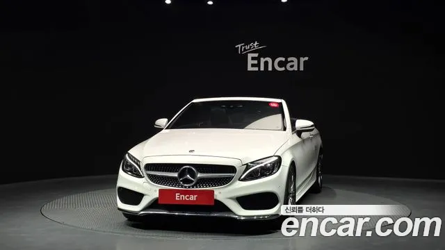 Mercedes-Benz C-Class 2018 thumb 9