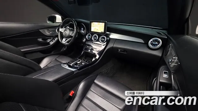 Mercedes-Benz C-Class 2018 thumb 4