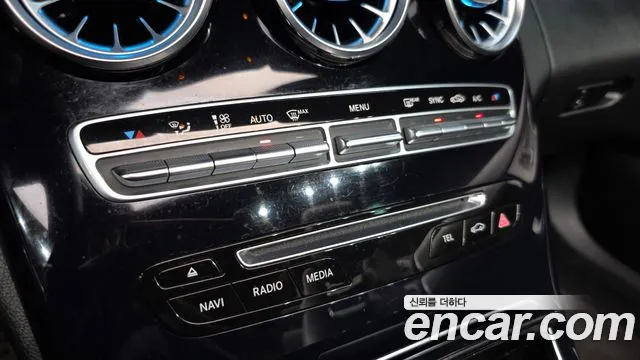 Mercedes-Benz C-Class 2018 thumb 3