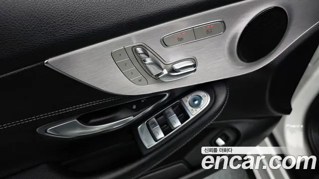 Mercedes-Benz C-Class 2018 thumb 5