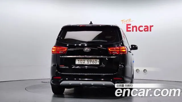 Kia Carnival 2019 thumb 5