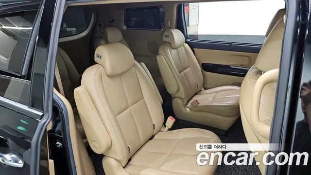 Kia Carnival 2019 thumb 3