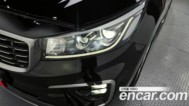 Kia Carnival 2019 thumb 6