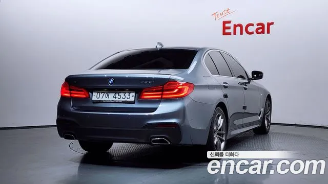 BMW 5 серии 2018 thumb 12