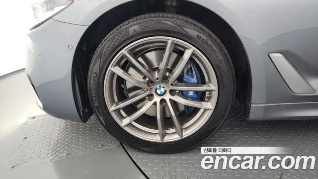 BMW 5 серии 2018 thumb 8