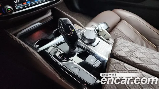 BMW 5 серии 2018 thumb 11