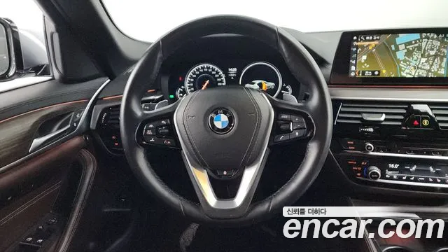 BMW 5 серии 2018 thumb 9