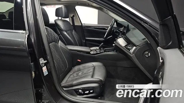 BMW 5 серии 2019 thumb 4