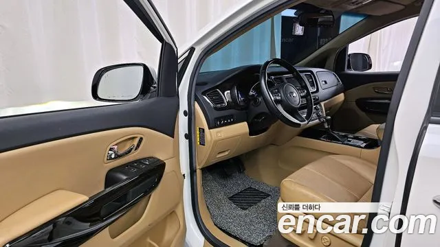 Kia Carnival 2018 thumb 2