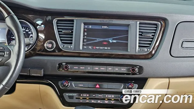 Kia Carnival 2018 thumb 4