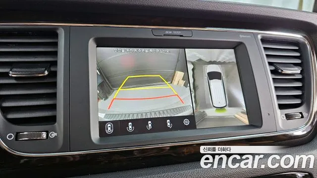 Kia Carnival 2018 thumb 8