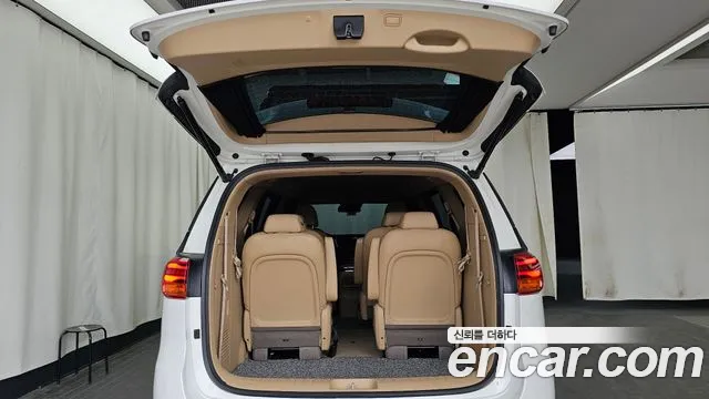 Kia Carnival 2018 thumb 9