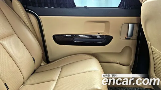 Kia Carnival 2018 thumb 7