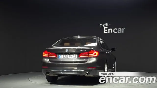 BMW 5 серии 2018 thumb 9