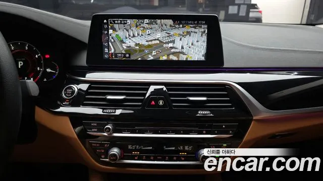 BMW 5 серии 2018 thumb 3