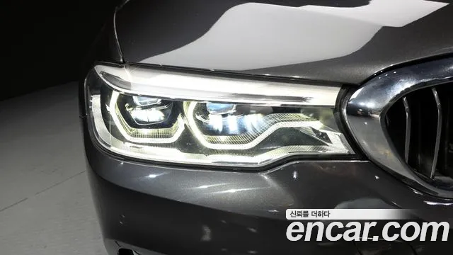 BMW 5 серии 2018 thumb 11
