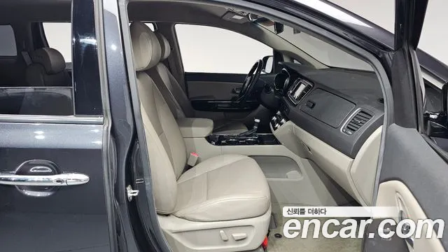 Kia Carnival 2018 thumb 9