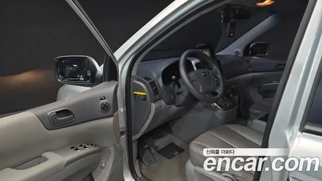 Kia Canival 2013 thumb 9