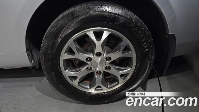 Kia Canival 2013 thumb 10