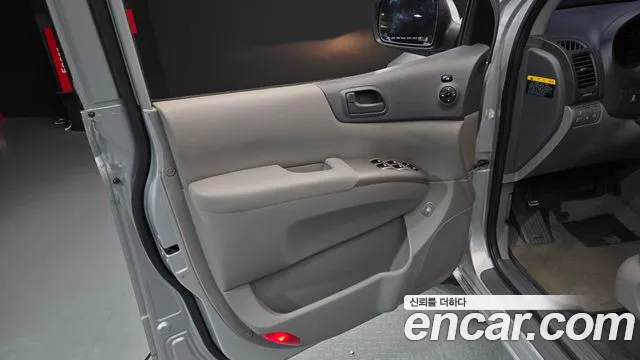 Kia Canival 2013 thumb 2