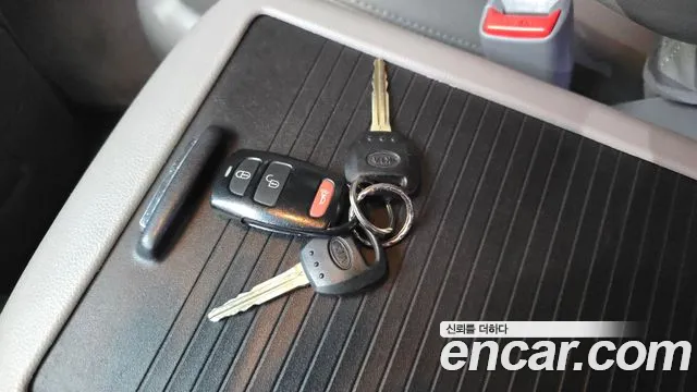 Kia Canival 2013 thumb 3