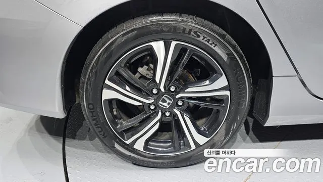 Honda Civic 2018 thumb 12