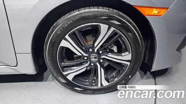Honda Civic 2018 thumb 3