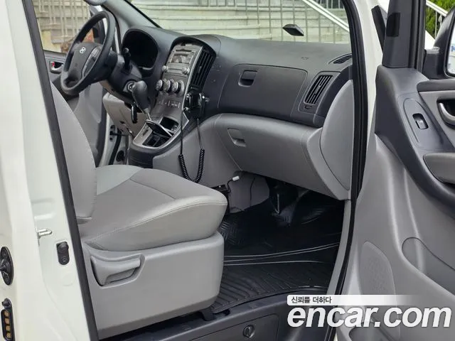 Hyundai Staria 2015 thumb 4