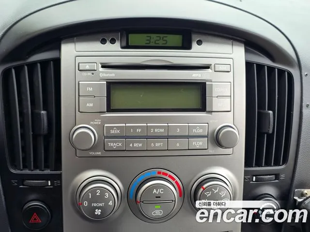 Hyundai Staria 2015 thumb 12
