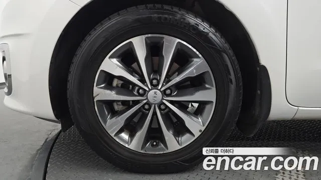 Kia Carnival 2017 thumb 7