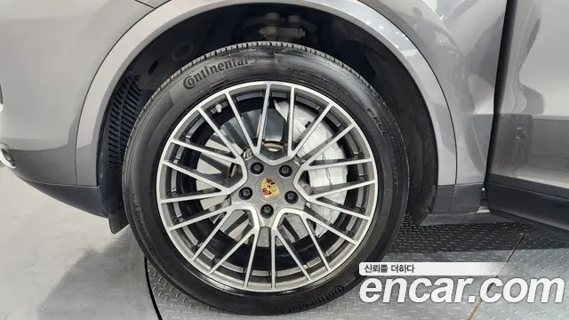 Porsche Cayenne 2020 thumb 7