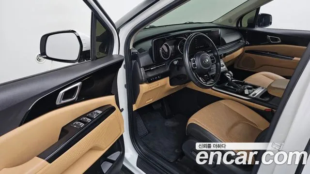 Kia Carnival 2021 thumb 4
