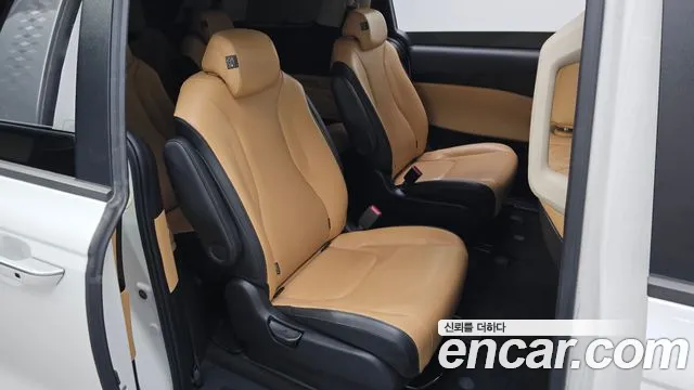 Kia Carnival 2021 thumb 5