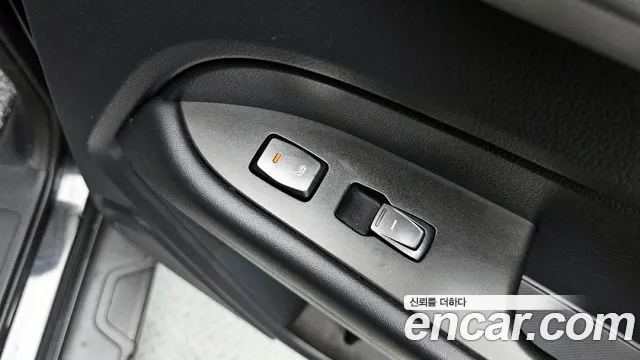 KGM Rexton 2019 thumb 6