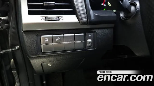 KGM Rexton 2019 thumb 3